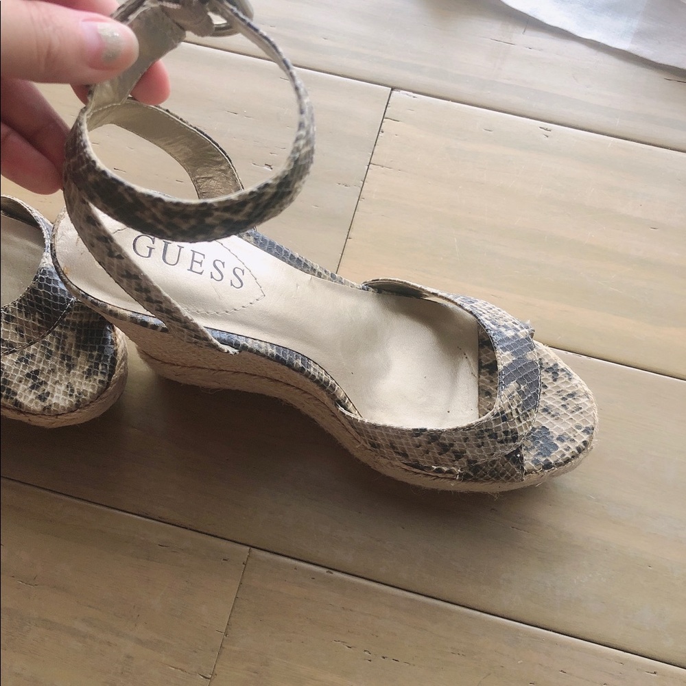 Beautiful shoes - Picture 2 of 7